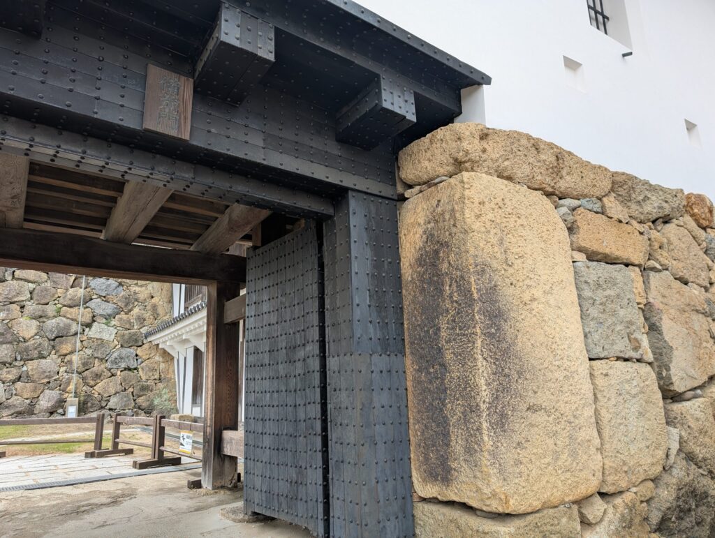 姫路城の石垣(石棺)